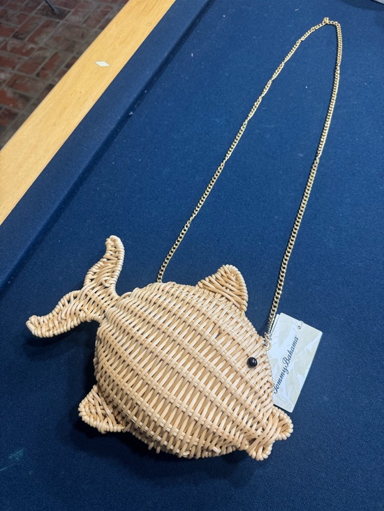 Tommy Bahama Handbags - TOMMY BAHAMA Woven Fish Crossbody Bag-Natural Rattan with Gold Chain cute/clever